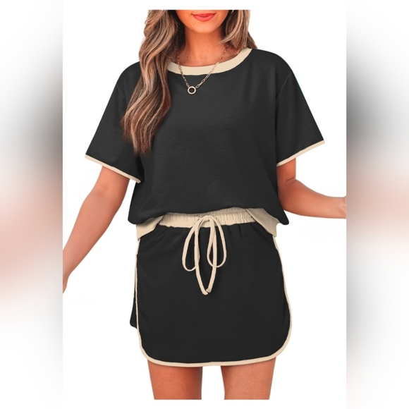 Women's 2 Pc Set, Matching SS Top w/ Skort, Size M - Picture 5 of 5